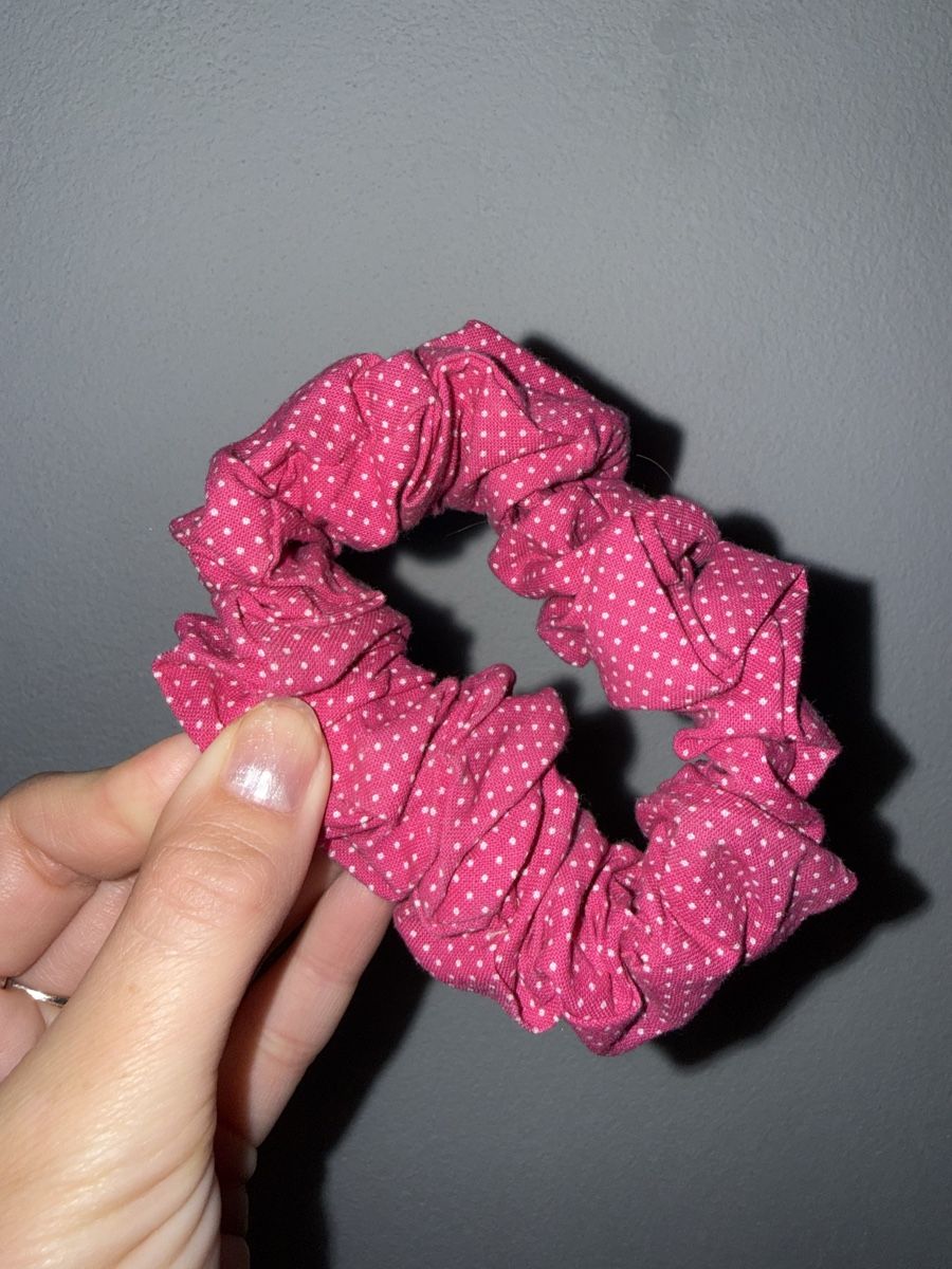 Accessoires pour cheveux: Pink Polka Dot Scrunchie  – Neuf (Voir description) à Bottmingen par Itsclaire 2