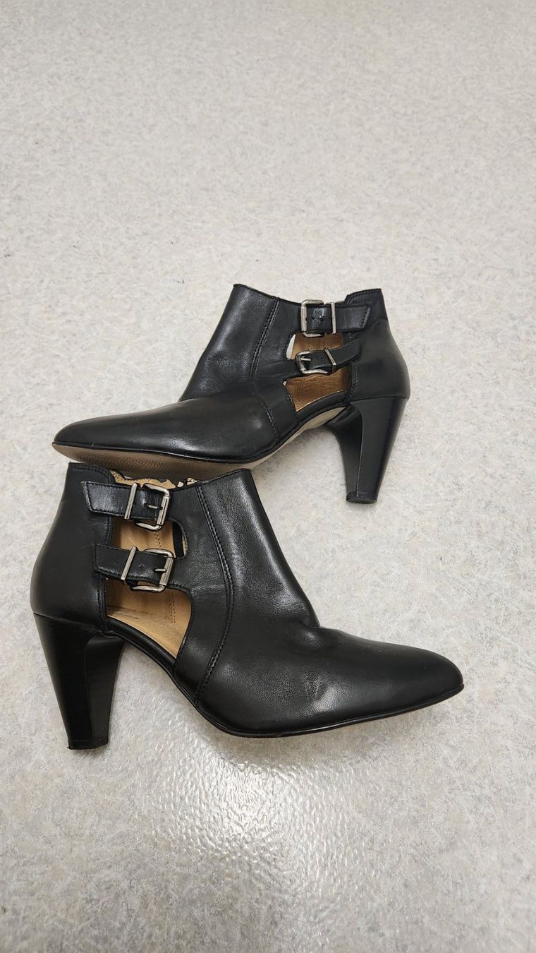 Damenschuhe: Hochwertige Lederstiefeletten, Grösse 40 – Gebraucht aus Dübendorf von Jolenia 3