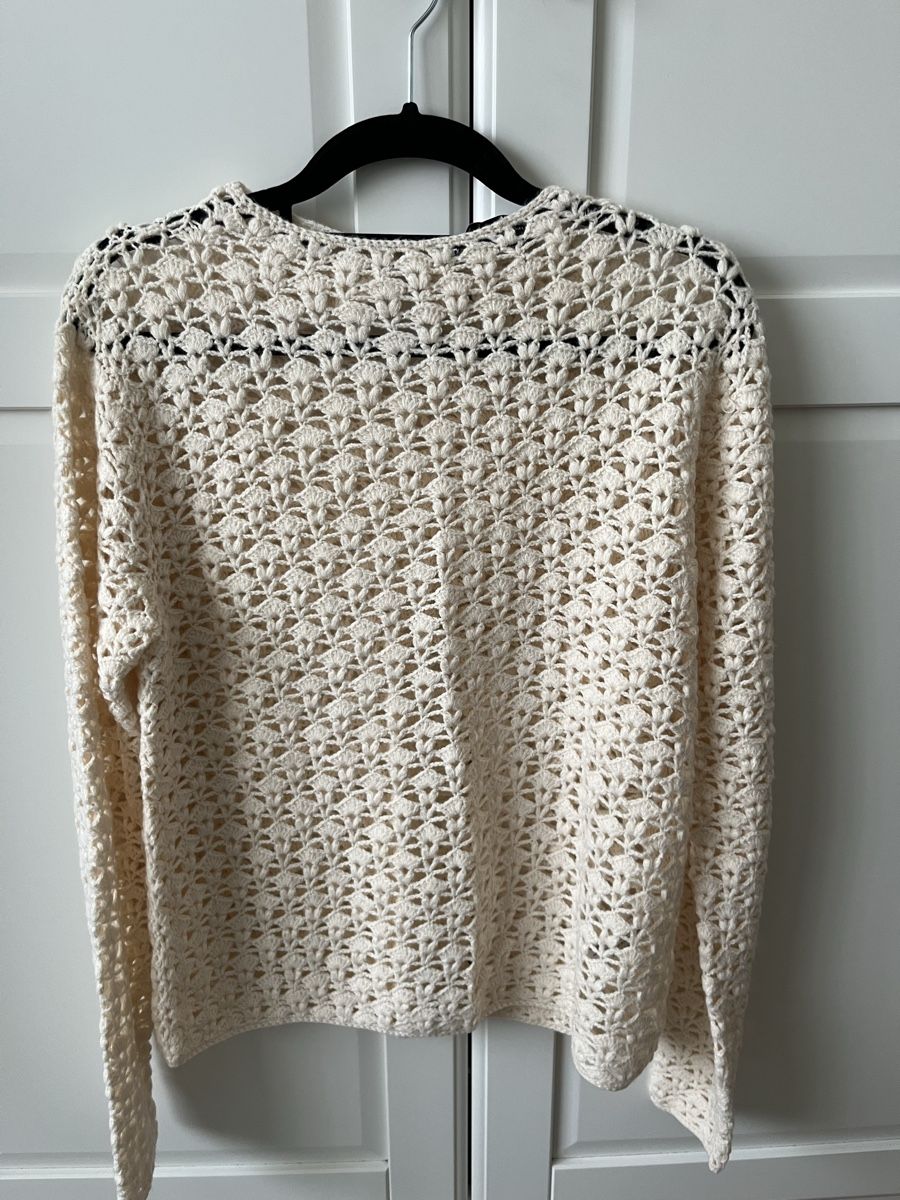 Zara Maglioni & Felpe: Butterfarbiger Pullover mit Löchern – Nuovo (secondo la descrizione) da Allschwil venduto da eyl_bb8q