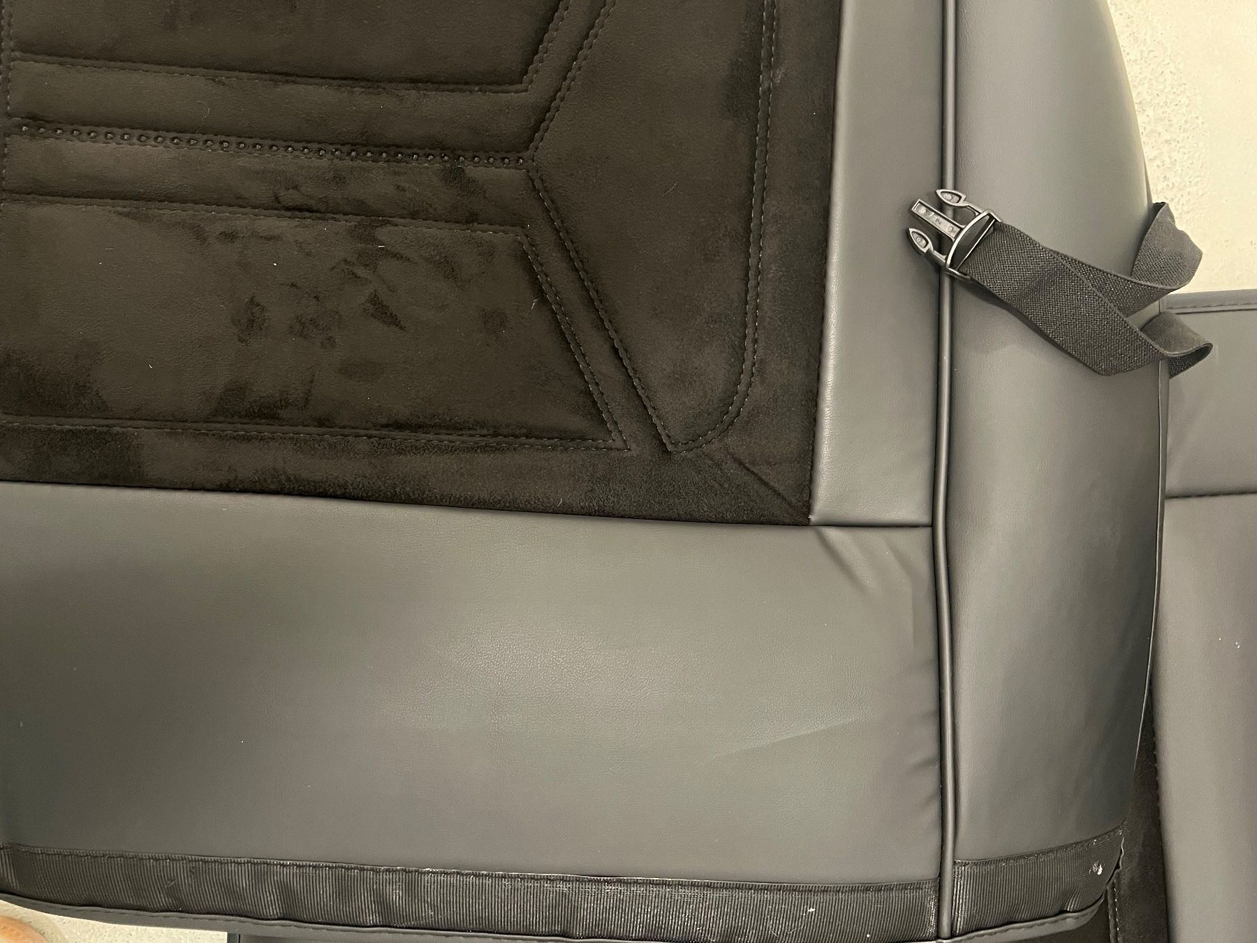 Toutes les pièces détachées: Autositzbezüge AIRBAG Universal Schwarz – D'occasion à Reichenburg par ValeR07 6