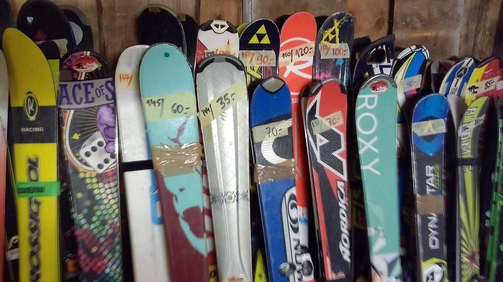 Skis: Liquidation SKIS +200 paires – Gebraucht aus Leysin von Liquidation-404 1