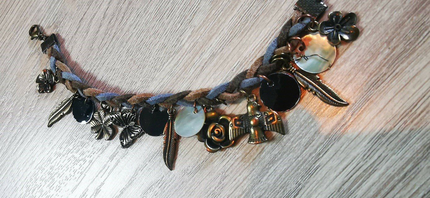 Bracciali & Braccialetti: Boho Armband mit Glücksanhänger – Usato da Wettingen venduto da JasminL92-4 1