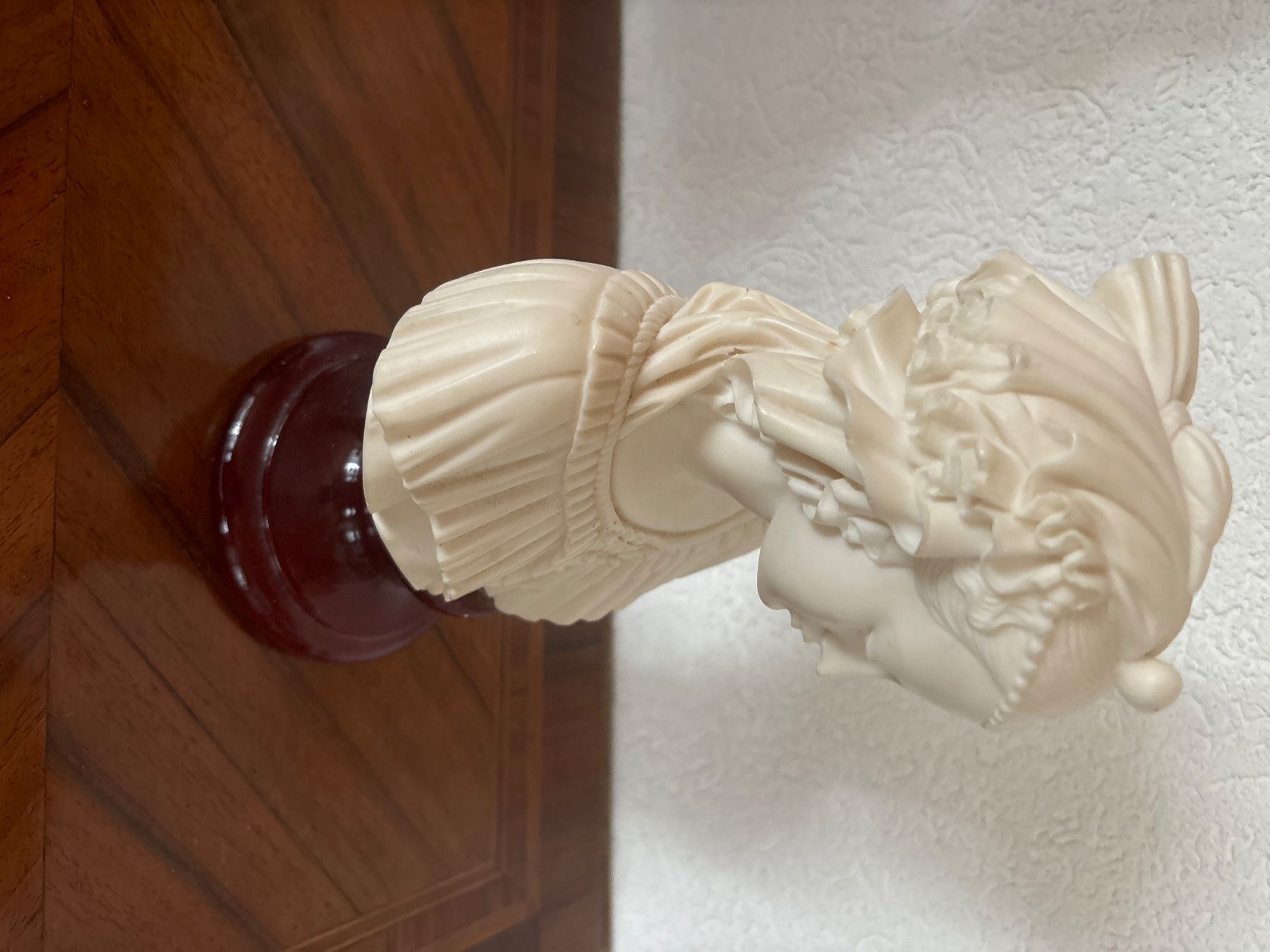Statuette: Alabaster  Damenbüste Büste mit Marmor Sockel emailiert – Usato da Thun venduto da Studi1974 3