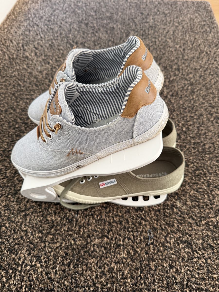 Allestimento di negozi e stand fieristici: 4er Set platzsparender Schuh-Organizer – Usato da Brittnau venduto da Colorado3 3