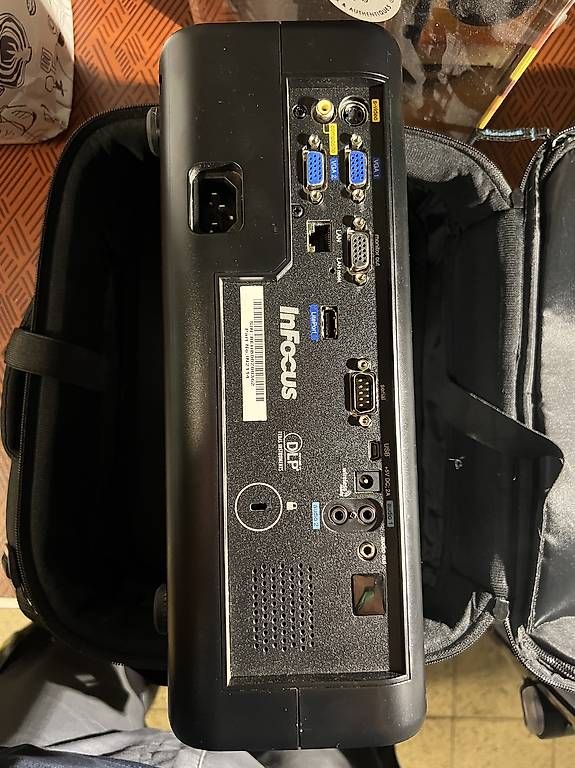 Proiettori: Retroprojecteur InFocus – Usato da Préverenges venduto da Dani_La_Brocante 2