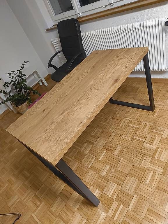 Schreibtische: Schreibtisch / Pult / Beistelltisch – Gebraucht aus Wolfhalden von Snaegi