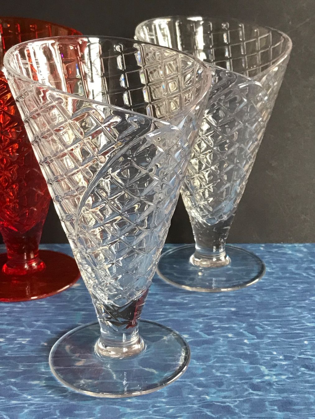 Bicchieri: Glas KUNSTSTOFF Becher Eisbecher Coupeglas Camping 4Stk – Usato da Däniken SO venduto da allerlei54 2