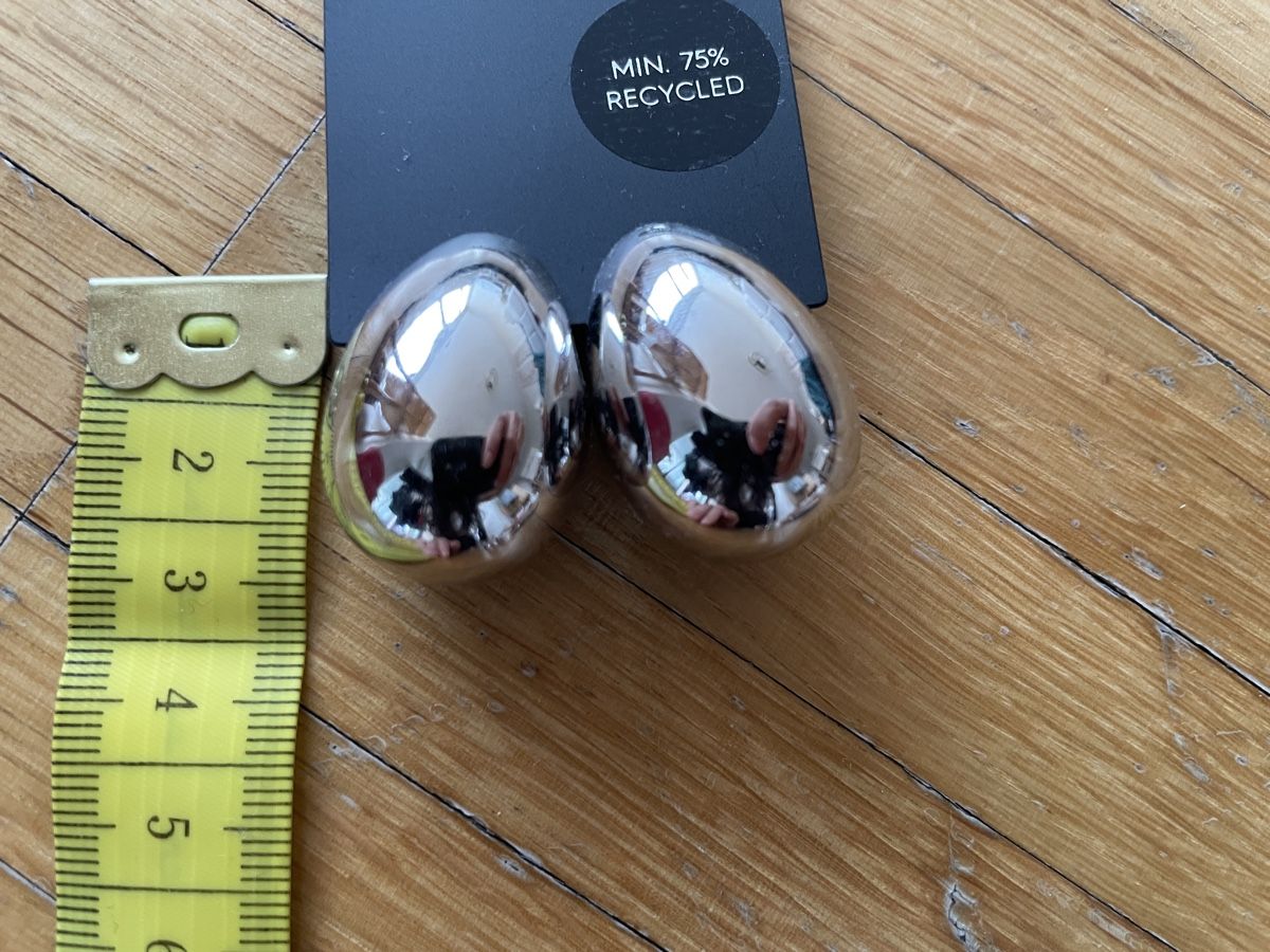 Orecchini pendenti & Orecchini a lobo: Shiny silver color Egg Shape Earrings – Nuovo (secondo la descrizione) da Neuchatel venduto da shi_9fzw 2