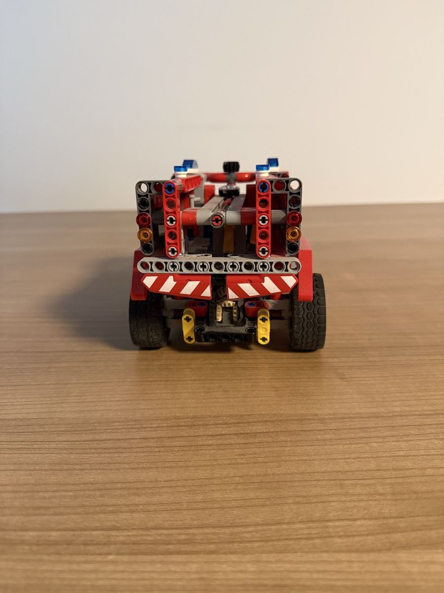 Modellini d'auto: LEGO Technik First Responder – Usato da Luzern venduto da Sbalu1984 2