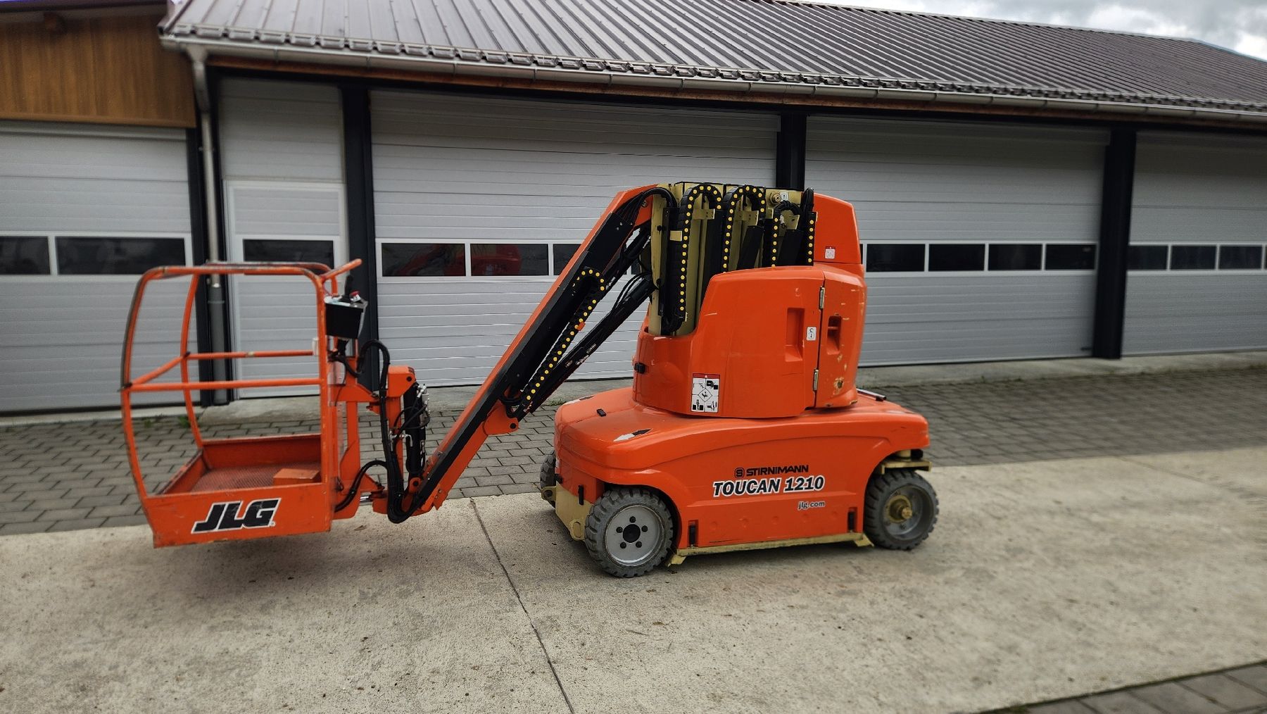Piattaforme elevatrici & Crick: Hebebühne / Arbeitsbühne / JLG Toucan – Usato da Rengg venduto da fel_g7yw