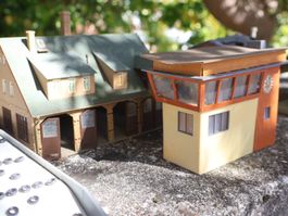 H0 Lokschuppen, Bahnsteig & mehr - Gebäude Set - Kibri & Co