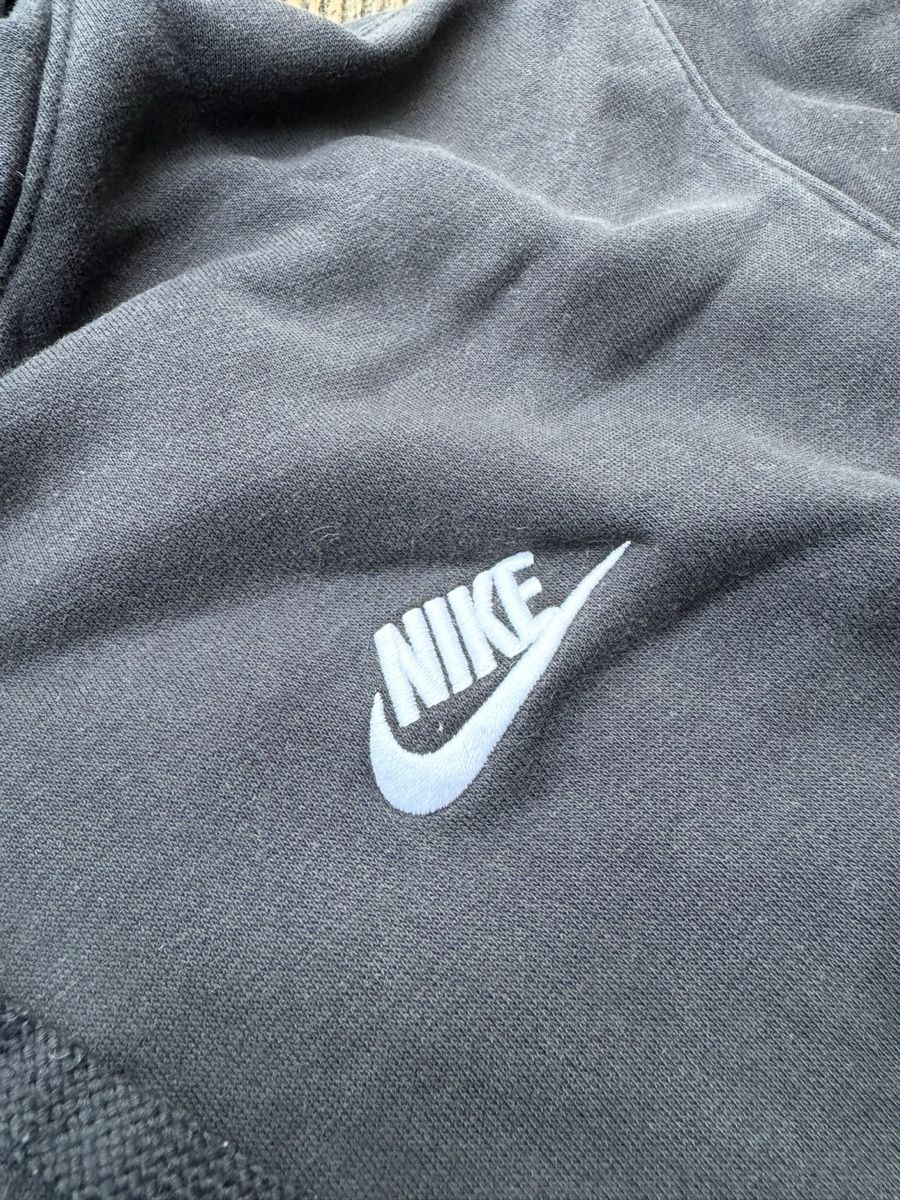 Nike Maglioni & Felpe: Hoodie Nike, Noir, Taille S – Usato da Fétigny venduto da nit_p86f 2