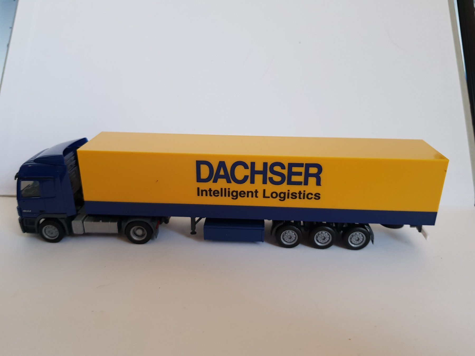 Herpa Modellini d'auto: HERPA. MB ACTROS 4X2.  1:87. CH. – Nuovo e nell'imballaggio originale da Romanel-s-Lausanne venduto da Bidule01 2