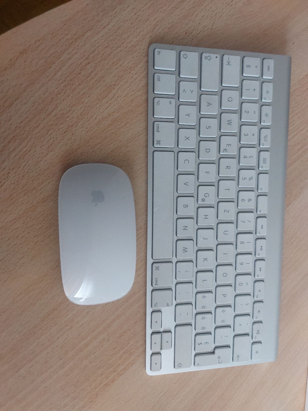 Souris: Apple Magic Keyboard und Magic Mouse – D'occasion à Zürich par alt_r7kl