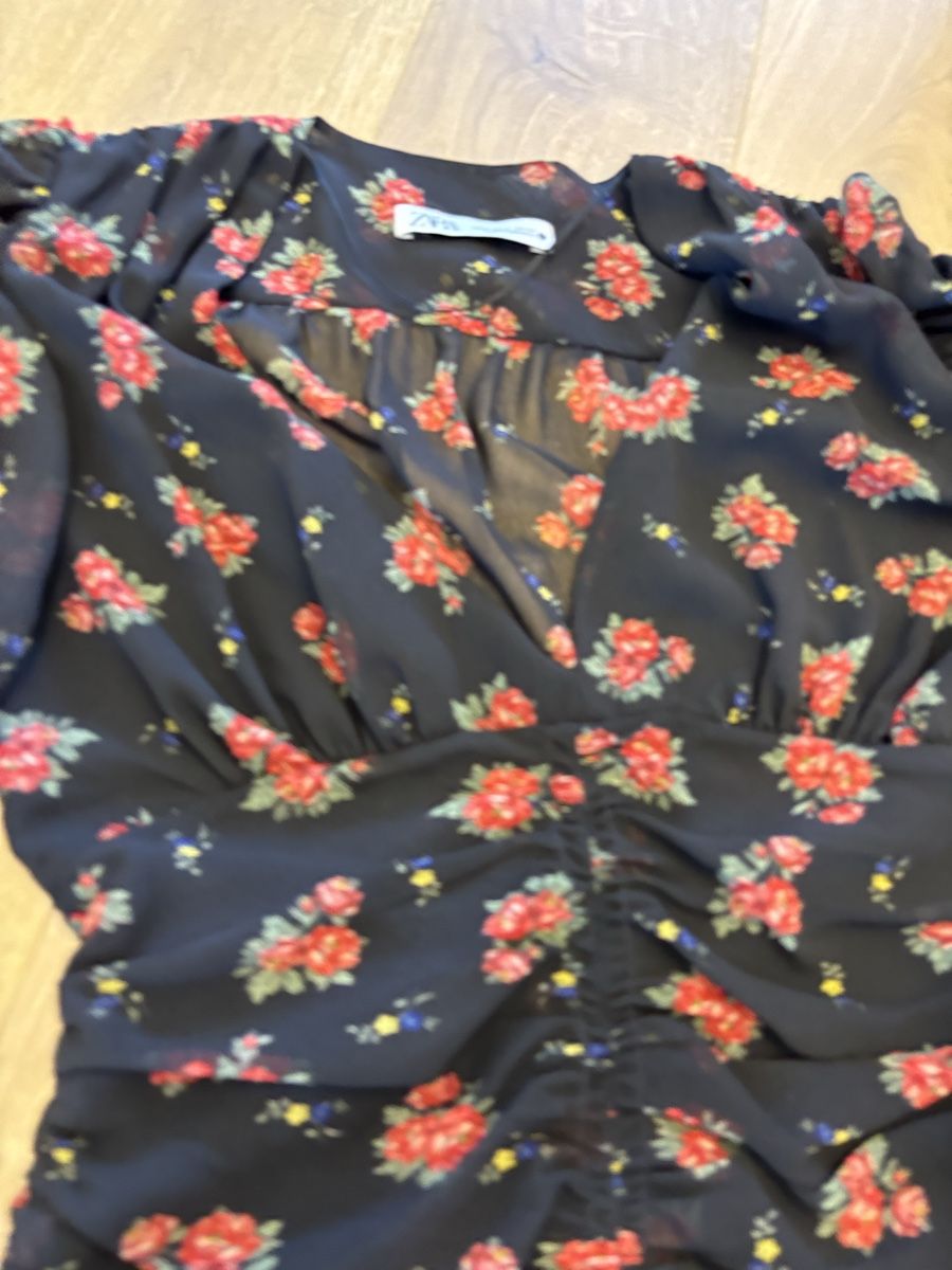 Zara Vestiti: Robe noire avec petites fleurs – Usato da Genève venduto da bha_jcf5 1