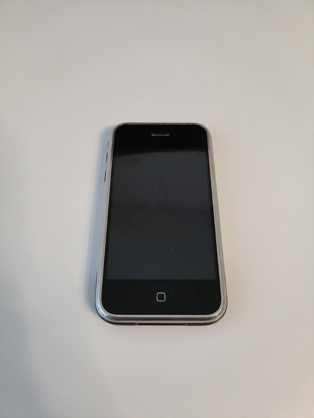 Apple Telefoni cellulari / Smartphones: iPhone 1 (Model No.: A1203) 4 GB – Usato da Zürich venduto da caliente11