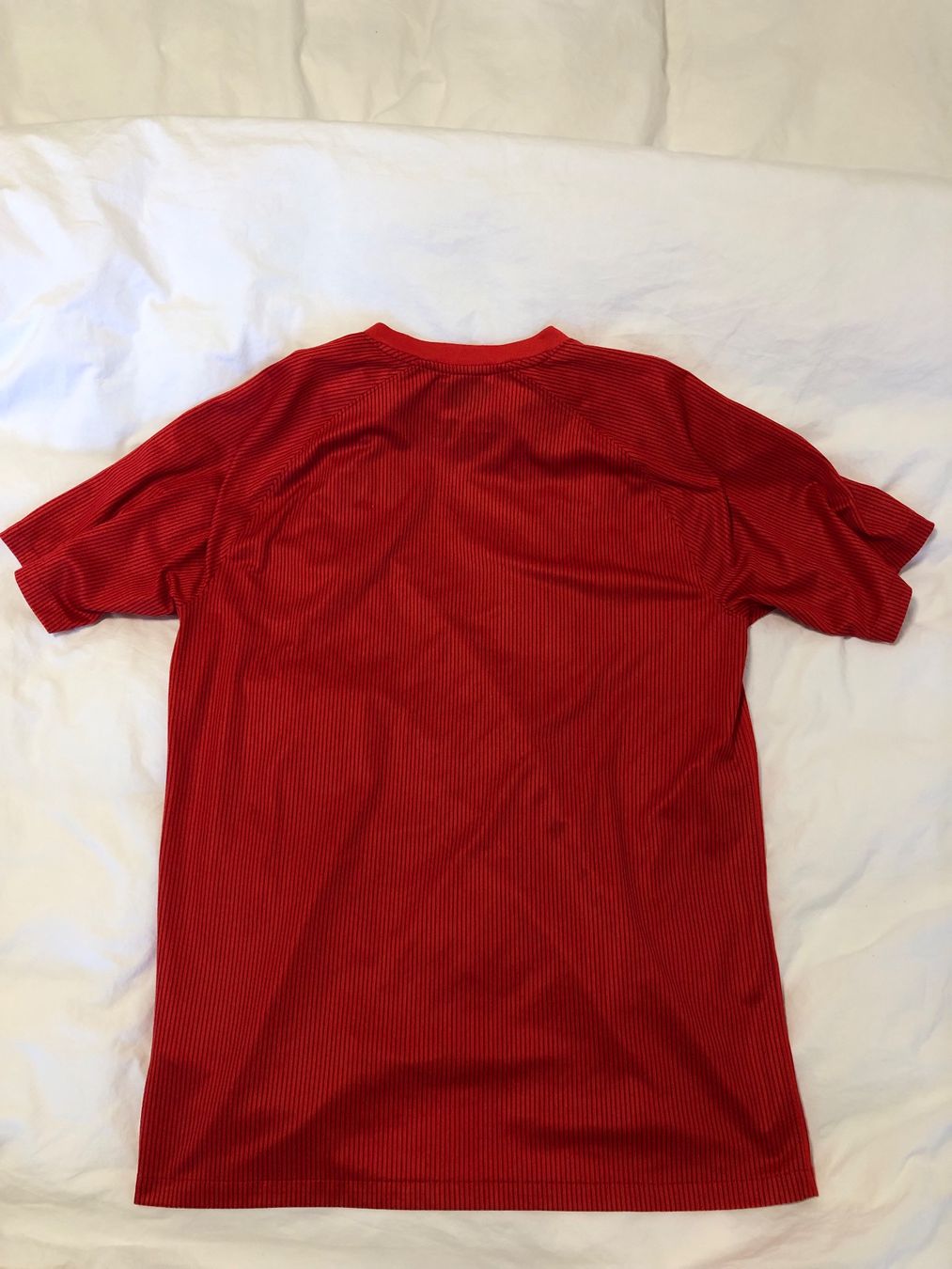 Canottiere & Pantaloni: Maillot rouge Angleterre taille L Nike – Usato da Corsier GE venduto da SWmoderncards 2