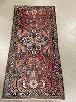 Orientteppich klein rot mit floralem Muster gut erhalten