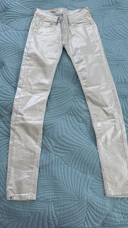 Spezielle Jeans im Silber Look