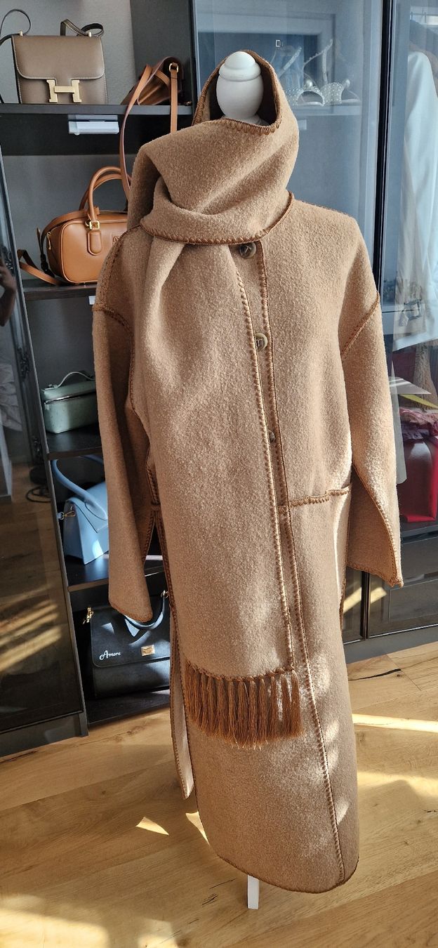 Totême Cappotti: toteme scarf coat – Nuovo e nell'imballaggio originale da Thal venduto da siri_speaks 1