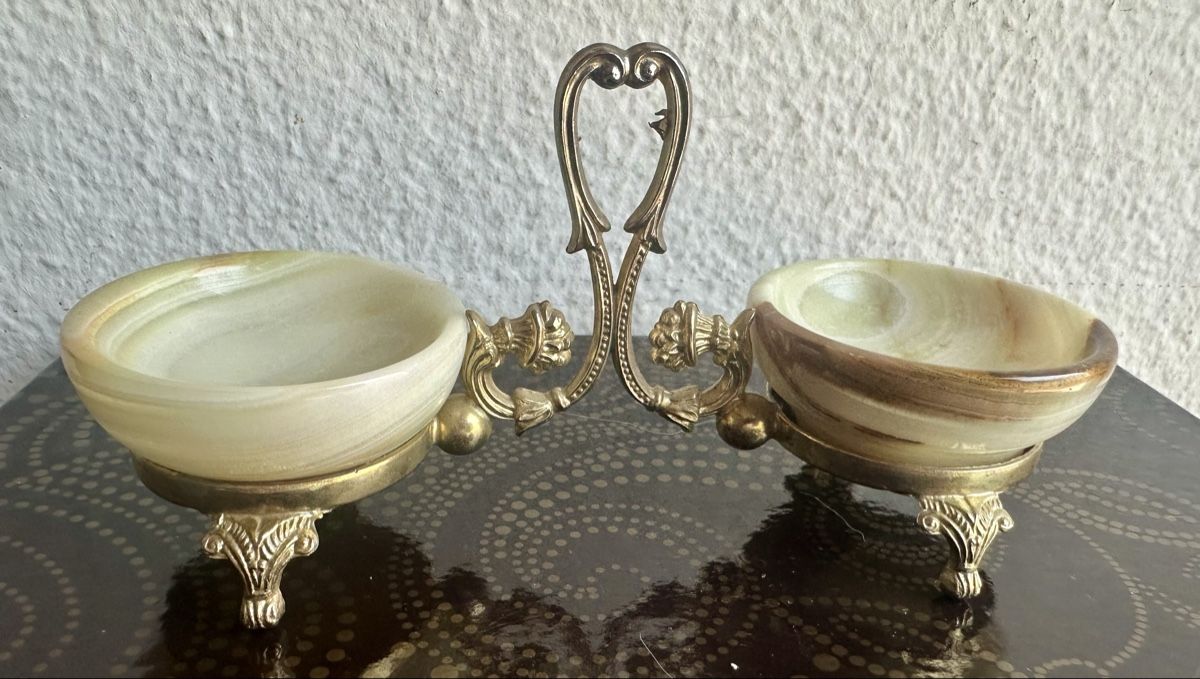 Komplettküchen: Wunderschöne  kl.Schalen 2St.Onyx,Gestell aus Messing antik – Gebraucht aus Zürich von c_d_r