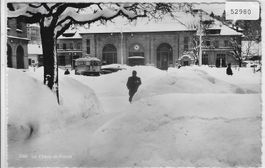 La Chaux-de-Fonds - Gare Bahnhof en hiver - Postauto