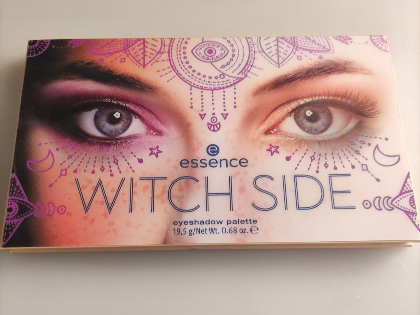 Make-up: Essence Witch Side Palette d'Ombres à Paupières – Usato da Grand-Lancy venduto da Morriganne