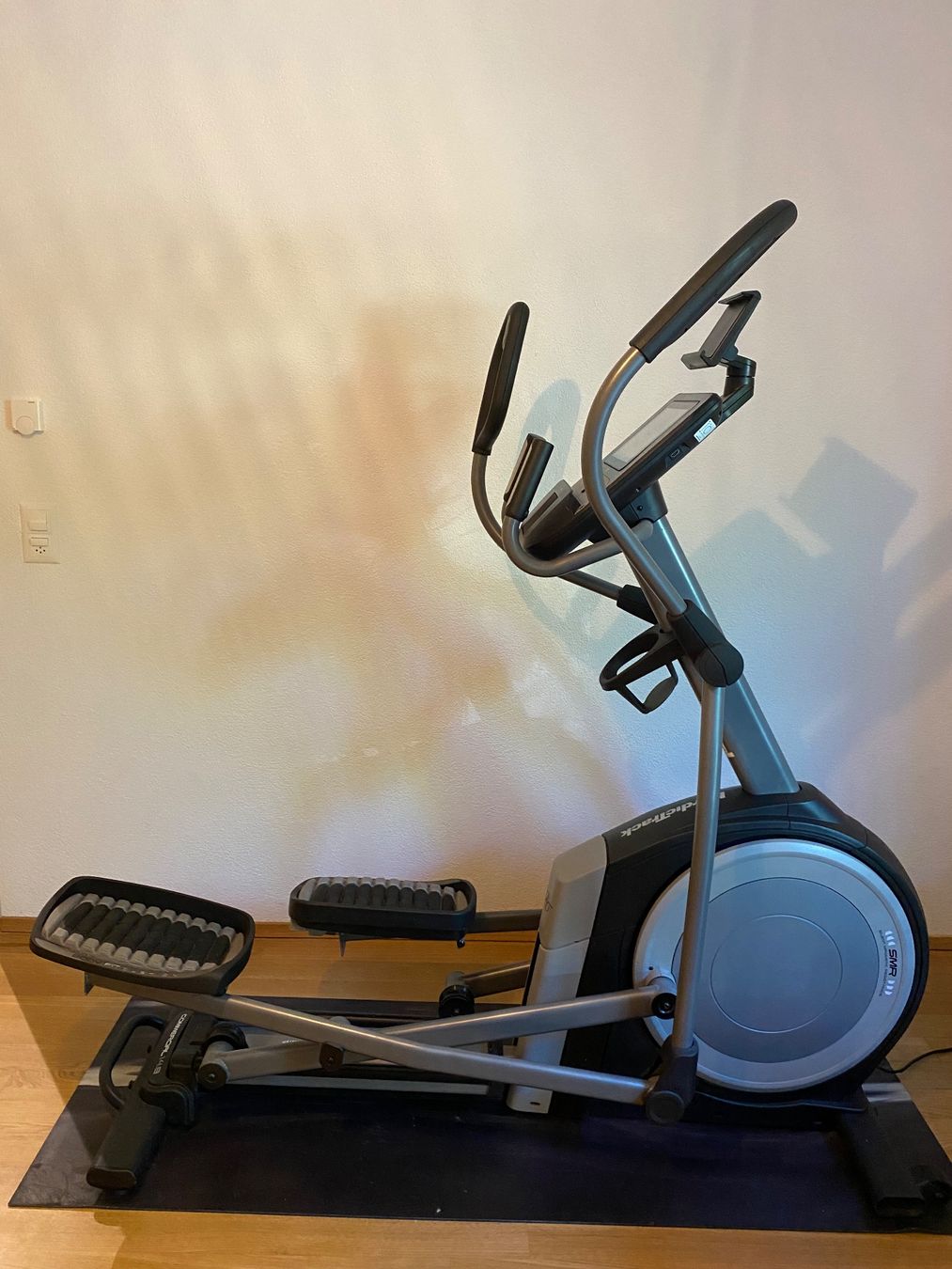 NordicTrack Hometrainer: NordicTrack Elliptical Cross Trainer – Usato da Wädenswil venduto da Ydm14 7