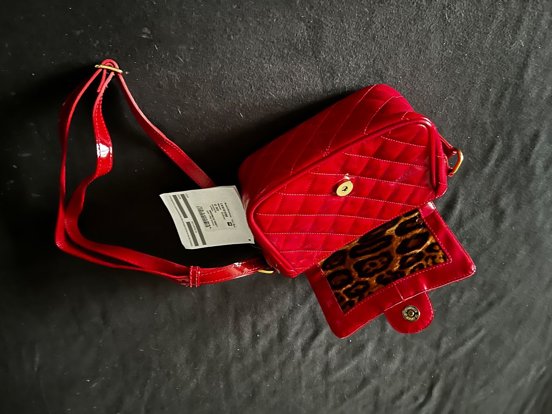 Borse da donna: Rote Lackleder Tasche mit Leopardenfutter, im Sommer-Look – Usato da Luzern venduto da mifulu