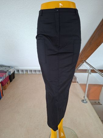 Schwarzer Rock mit Taschen, Grösse 38, wie neu!