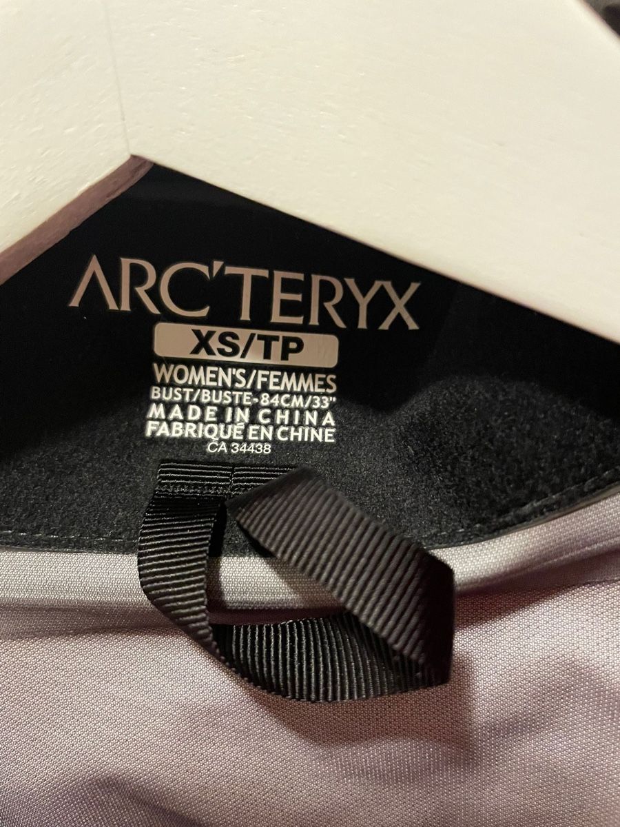 Arcteryx Vestes: Arcteryx Red Jacket XS - Goretex – D'occasion à Wettswil par Genoud 1