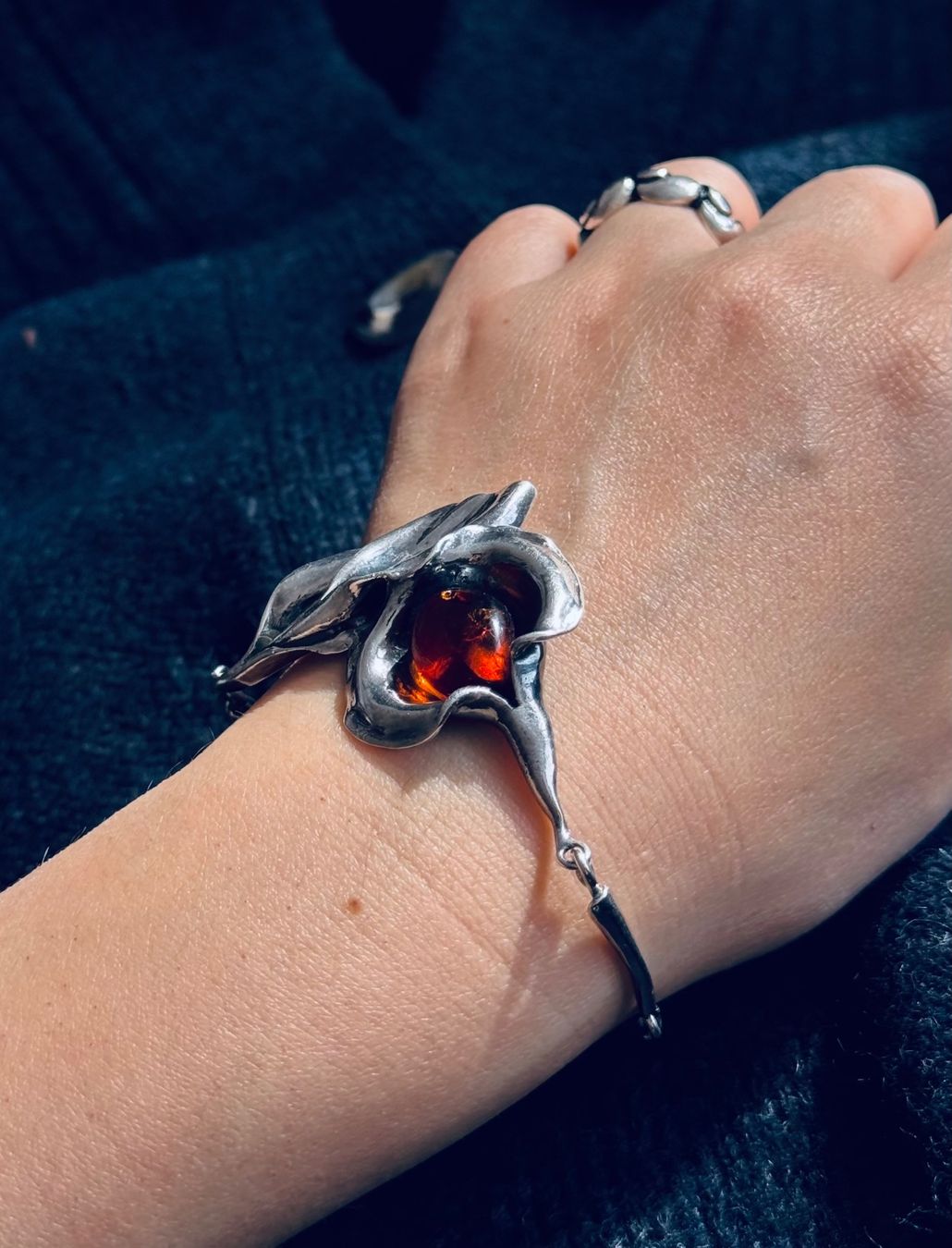 Bracciali & Braccialetti: Vintage Silber Armband/Anhänger mit Bernstein – Usato da Onex venduto da Antiqueshow