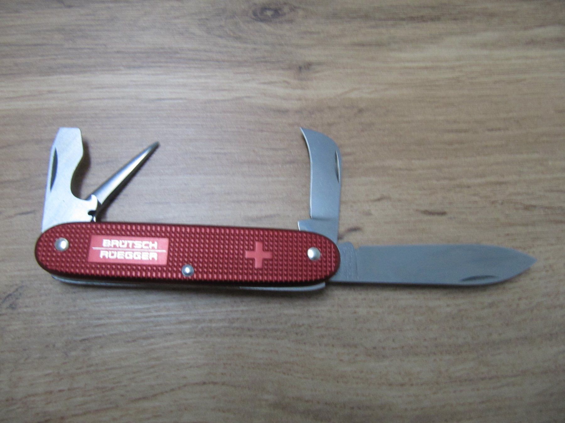 Victorinox Coltelli tascabile: Sackmesser Victorinox rot – Usato da Basel venduto da stefan4057 1