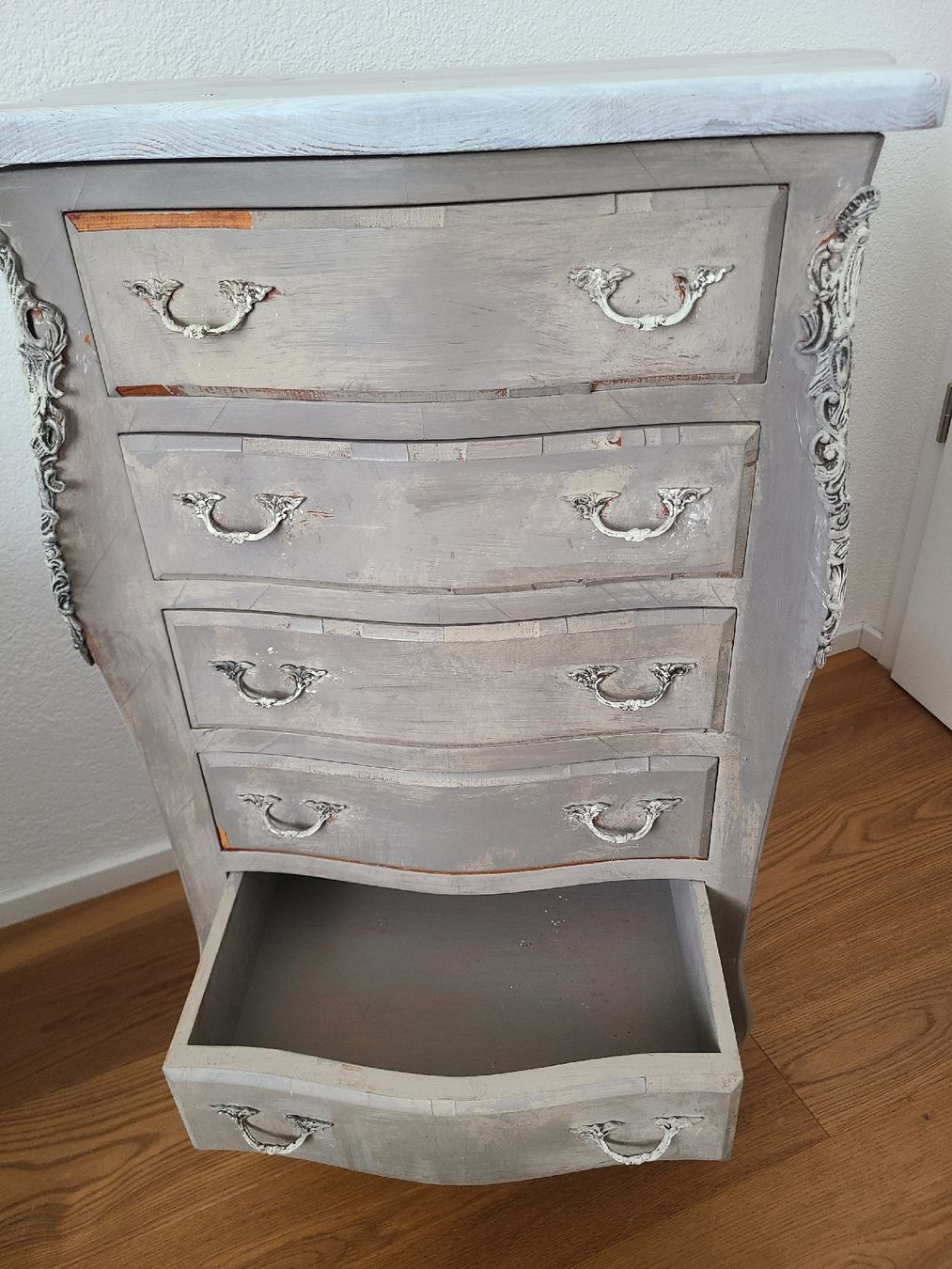 Commodes: Kommode shabby chic/alt? – D'occasion à Bäriswil BE par patnaas7 5