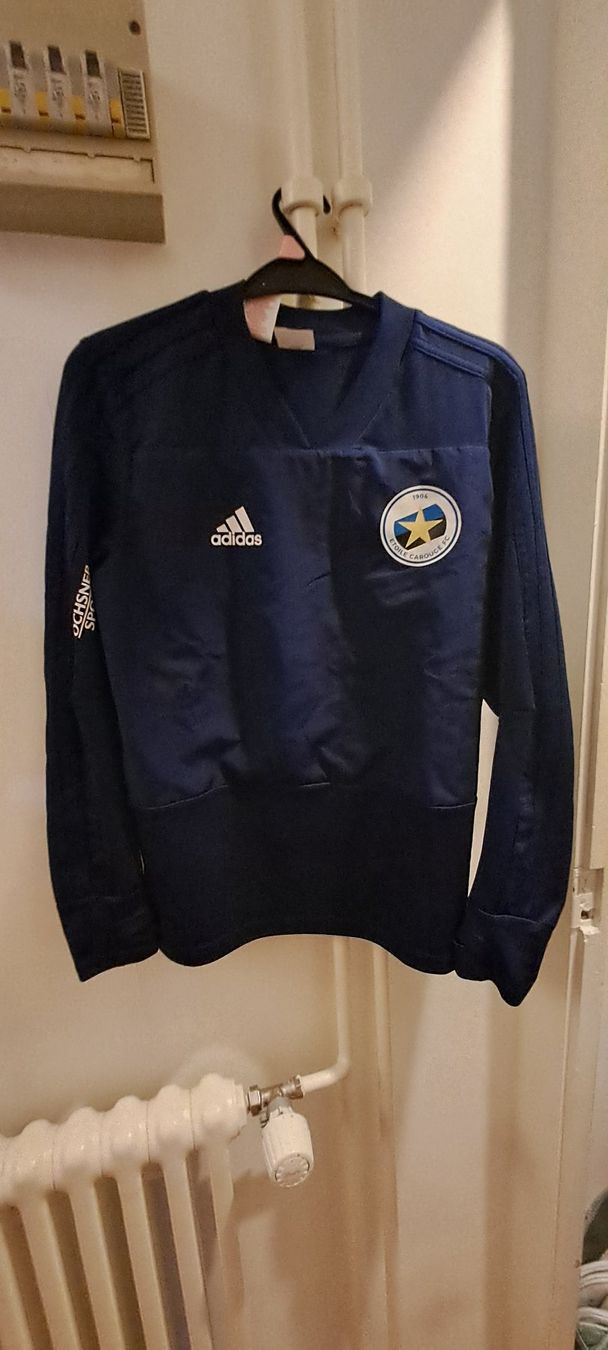 Adidas Trainer, Turnhosen & -trikots: Pull foot entraînement Étoile Carouge – Gebraucht aus Genève von lolo1232