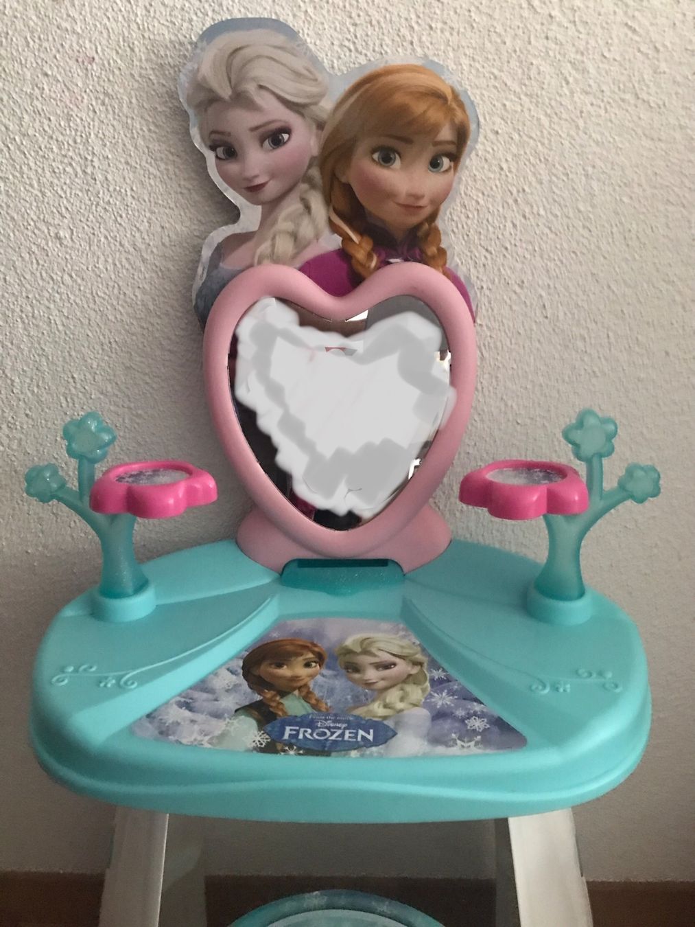 Schminktische: Kinder Schminktisch Frozen Elsa mit Hocker – Gebraucht aus Emmenbrücke von Hathor123 2
