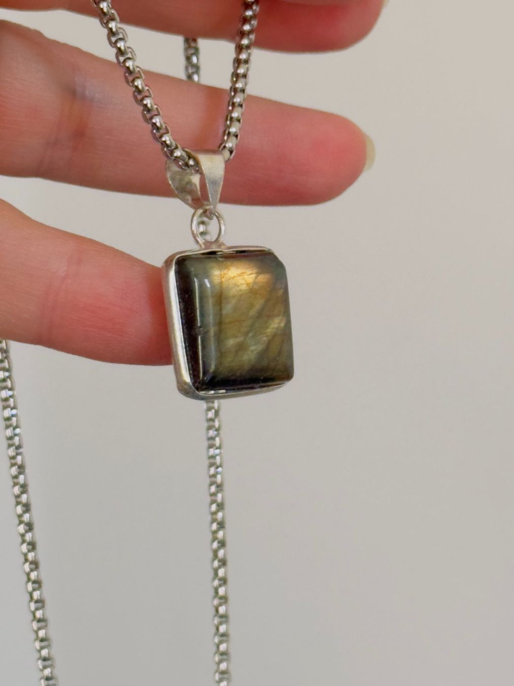 Catenine: Fashionable labradorite necklace – Nuovo e nell'imballaggio originale da Genève venduto da AGBERG 8