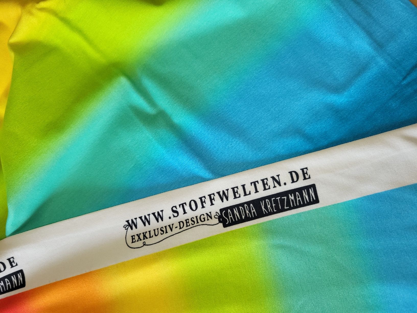 Tessuti: Jersey mit Regenbogenverlauf Boy - Stoffwelten – Nuovo (secondo la descrizione) da Madiswil venduto da fabrics 1