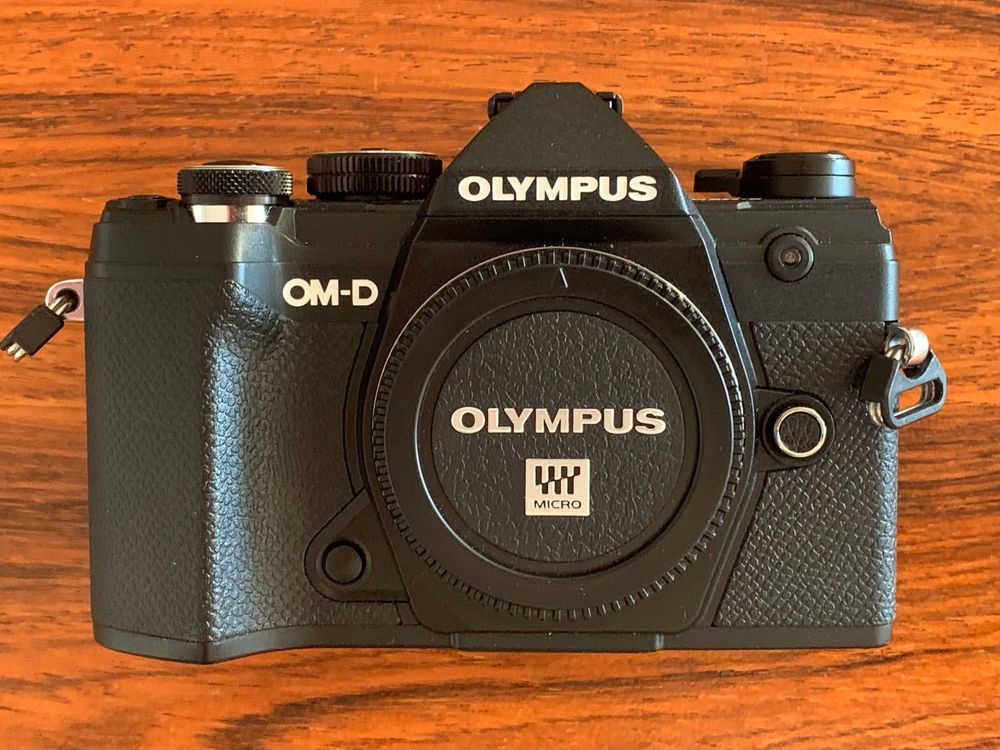 Olympus OM-D E-M5 III (Neu (gemäss Beschreibung)) in Bremgarten b. Bern ...