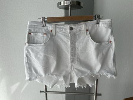 Levi's 501 White Denim Shorts - Size W34 - Summer Ready!