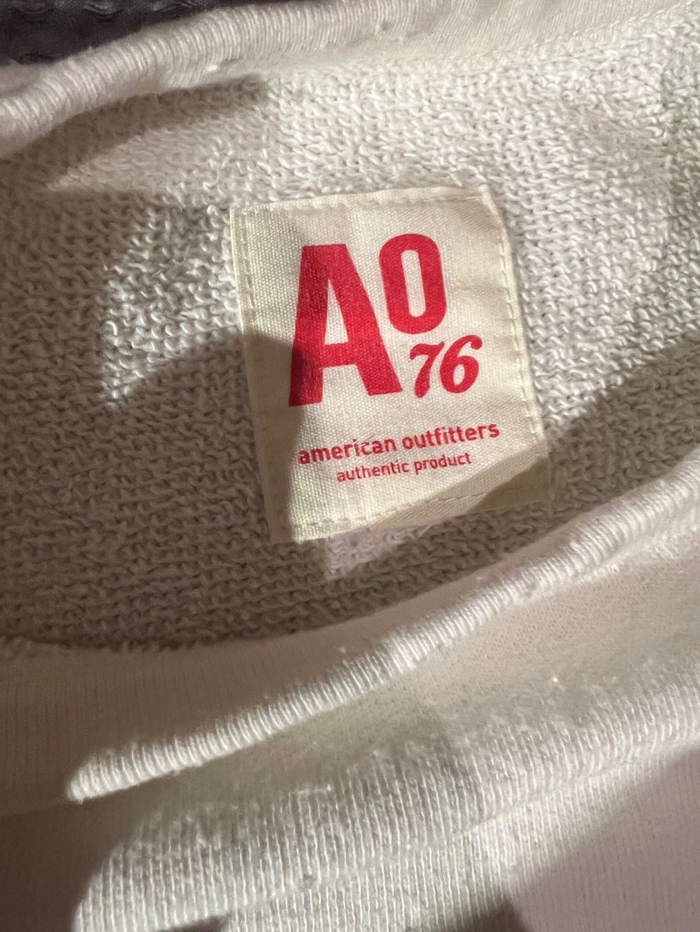 Pullover & Sweatshirts: AMERICAN OUTFITTERS Sweat-shirt – Gebraucht aus Genève von Pingus2006 1