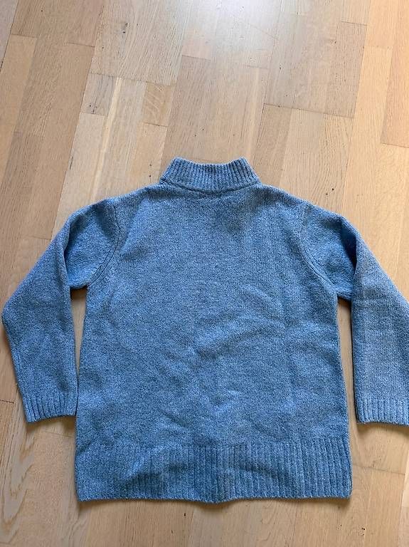 Massimo Dutti Pulls & Sweat-shirts: Blauer Massimo Dutti Pullover – Neuf (Voir description) à Arlesheim par dan_vv9f 1