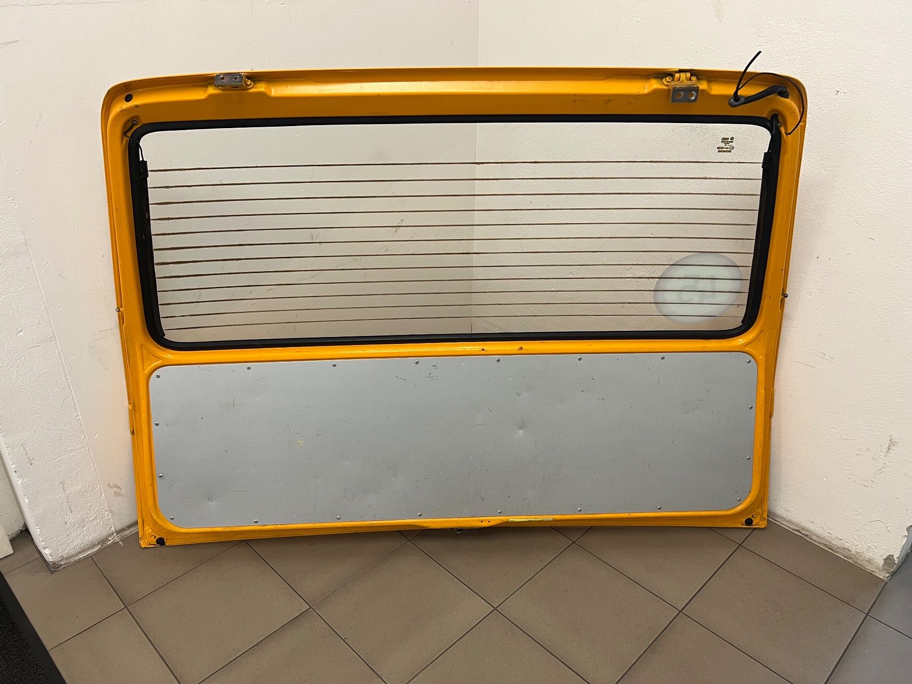 VW Alle Autoersatzteile: Heckklappe von VW Bus T3 – Gebraucht aus Safenwil von vw-teile 1