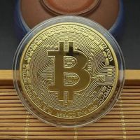 Pièce collection Bitcoin (BTC) dorée sous capsule