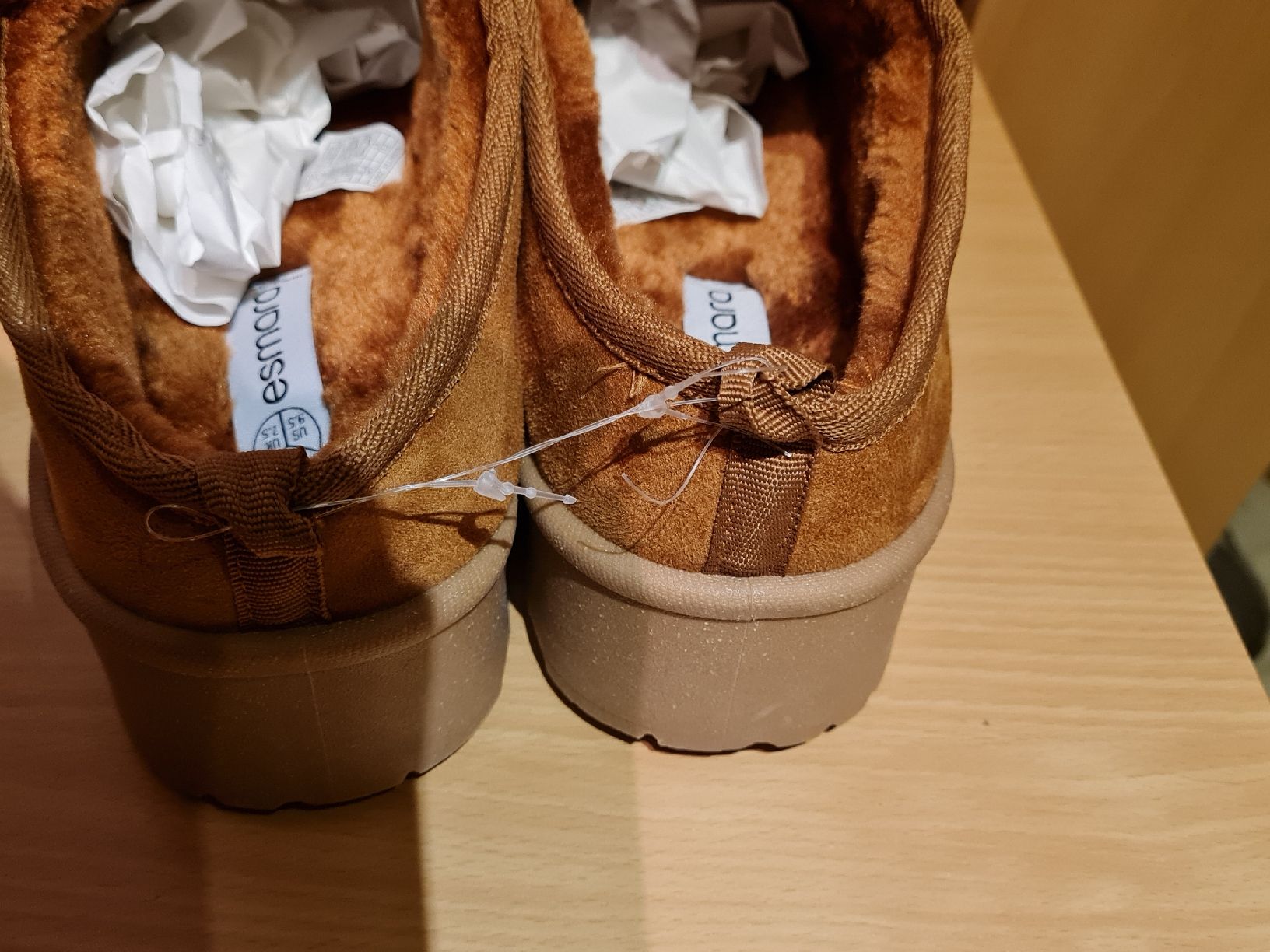 Scarpe da uomo: Kuschelige Winter Hausschuhe, Grösse 41 Neu – Nuovo (secondo la descrizione) da Döttingen venduto da Verkauf 1