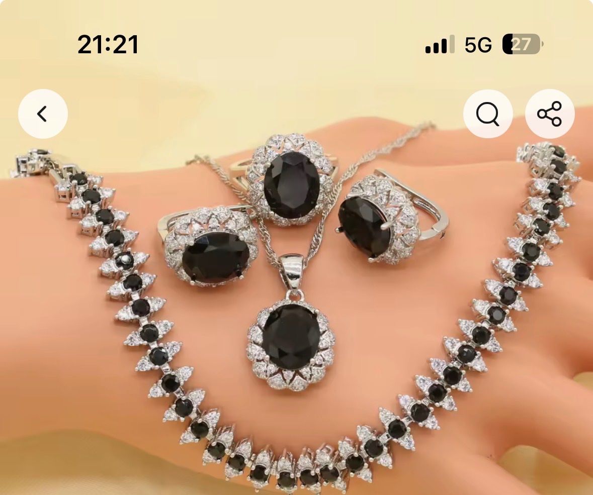 Sonstiger Schmuck: Ensemble de bijoux élégant avec Pierre noir – Neu (gemäss Beschreibung) aus La Chaux-de-Fonds von Meliha2008