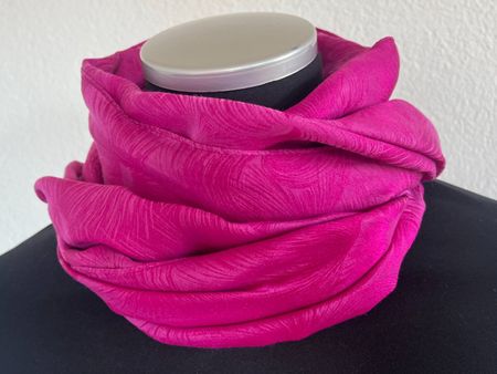 Colora Schal, 49% Seide / 51% Baumwolle, Dunkelpink, NEU