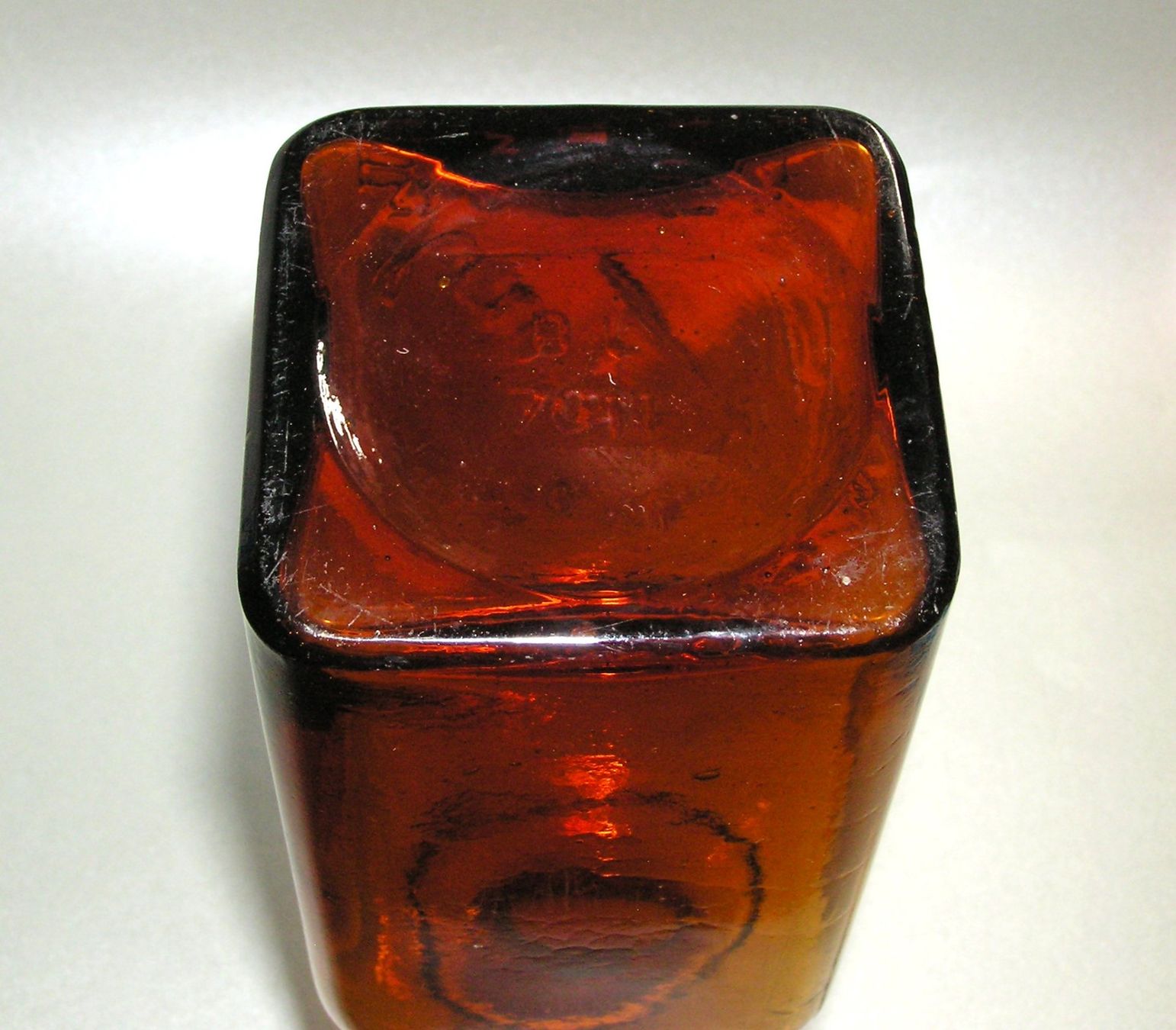 Bottiglie: Alte Apothekerflasche Golden Apotheke Basel – Usato da Grenchen venduto da Antique-hunter 4