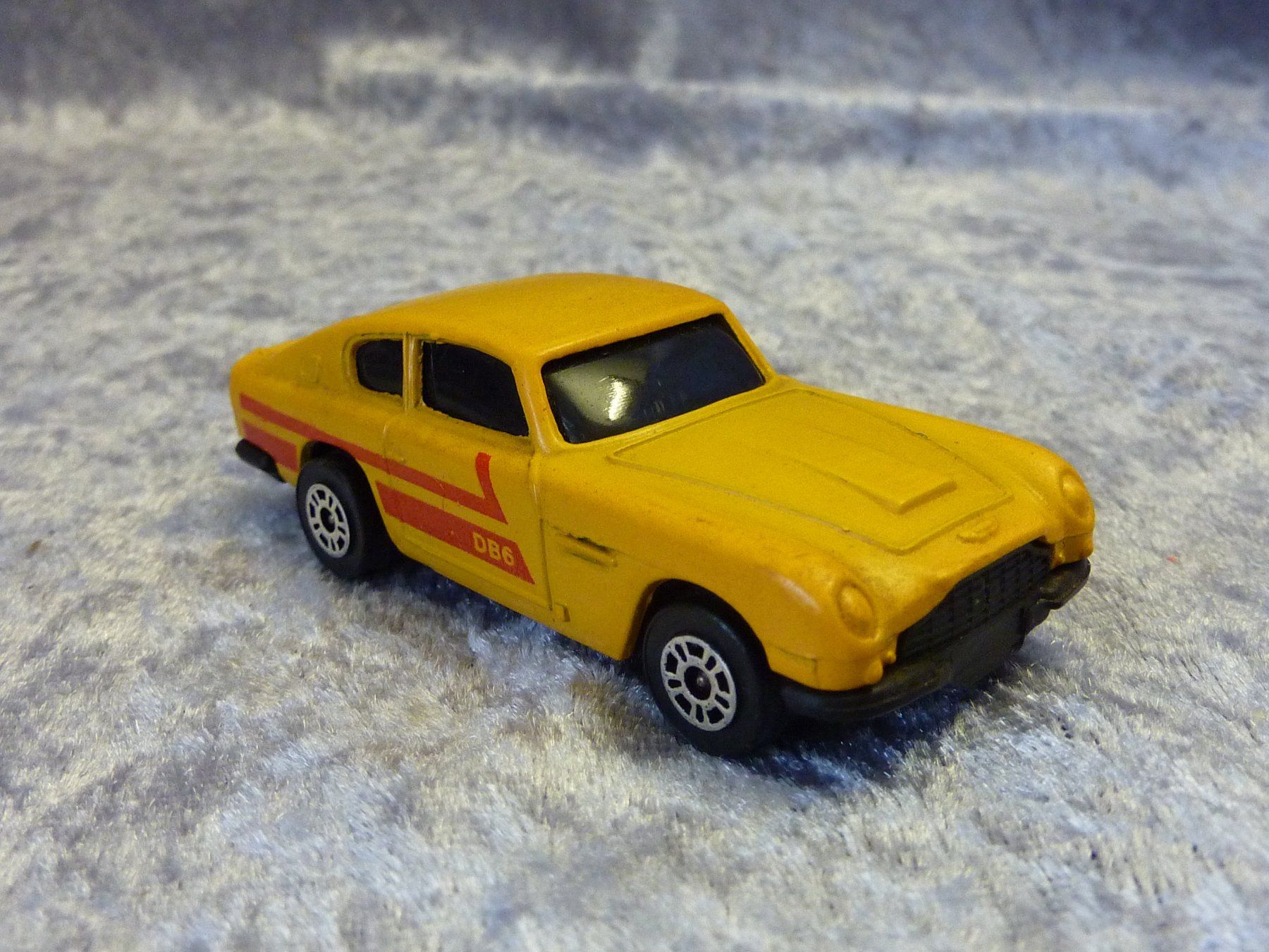 Aston Martin Modellini d'auto: Aston Martin DB6 1:64 – Usato da Dürrenäsch venduto da Cobra1ch 3