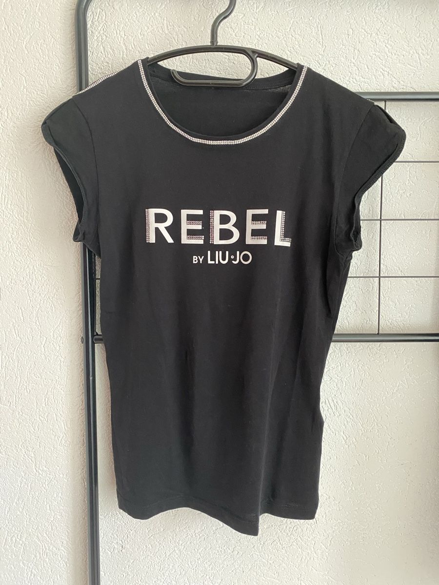 Liu Jo T-shirt: T-shirt noir avec strass LiuJo – Usato da Mathod venduto da Alice977